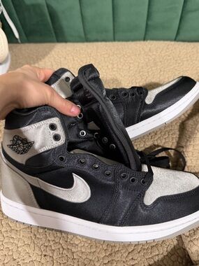 Nike Air Jordan 1 Retro High OG 'Satin Shadow